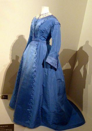folie-textile-mode-decoration-sous-second-empire robe bleue